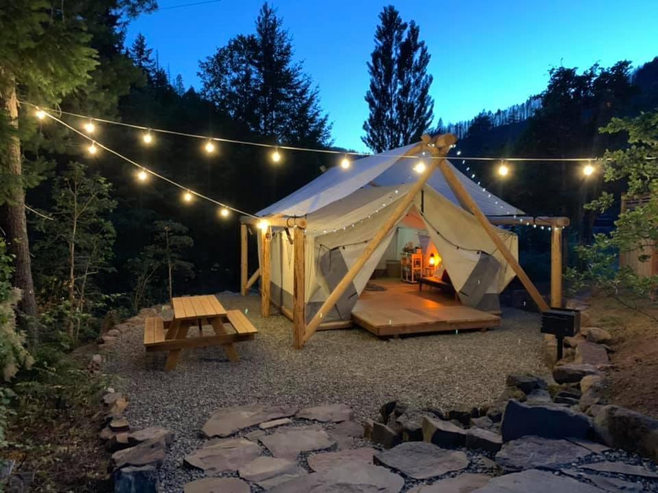 Umpqua'S Last Resort - Wilderness Cabins, Rv Park & Glamping Idleyld Park Dış mekan fotoğraf