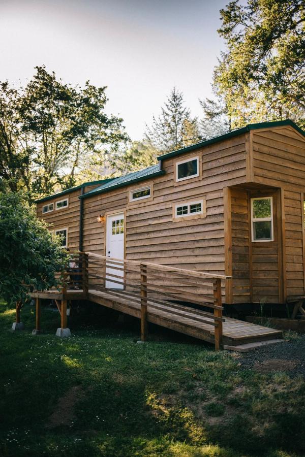 Umpqua'S Last Resort - Wilderness Cabins, Rv Park & Glamping Idleyld Park Dış mekan fotoğraf