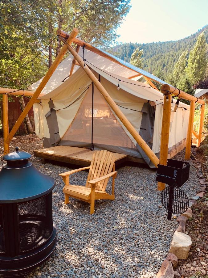 Umpqua'S Last Resort - Wilderness Cabins, Rv Park & Glamping Idleyld Park Dış mekan fotoğraf