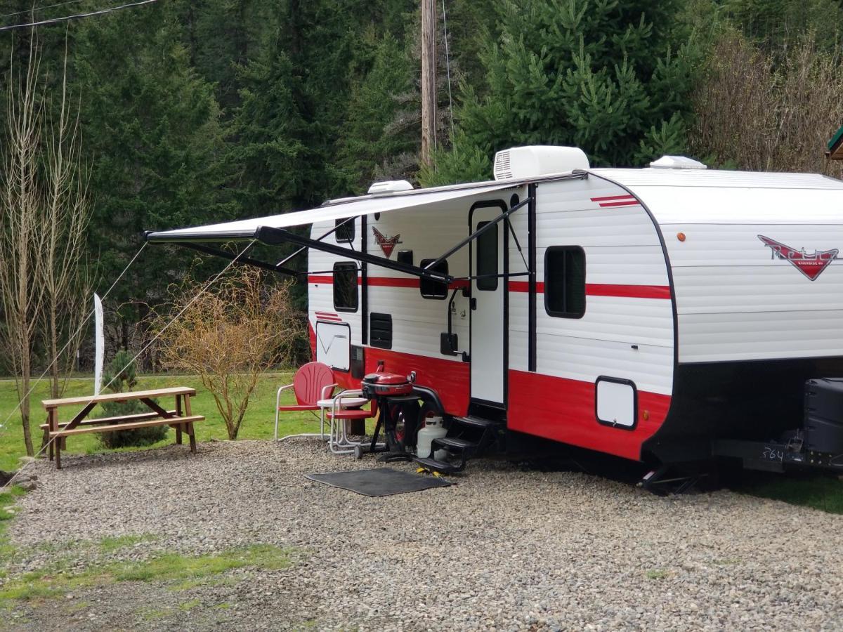 Umpqua'S Last Resort - Wilderness Cabins, Rv Park & Glamping Idleyld Park Dış mekan fotoğraf