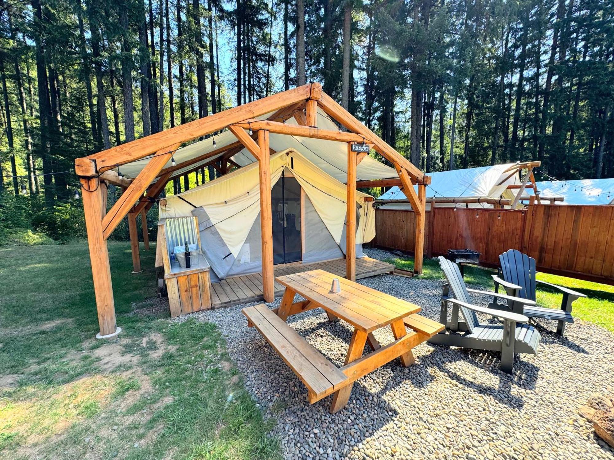 Umpqua'S Last Resort - Wilderness Cabins, Rv Park & Glamping Idleyld Park Dış mekan fotoğraf