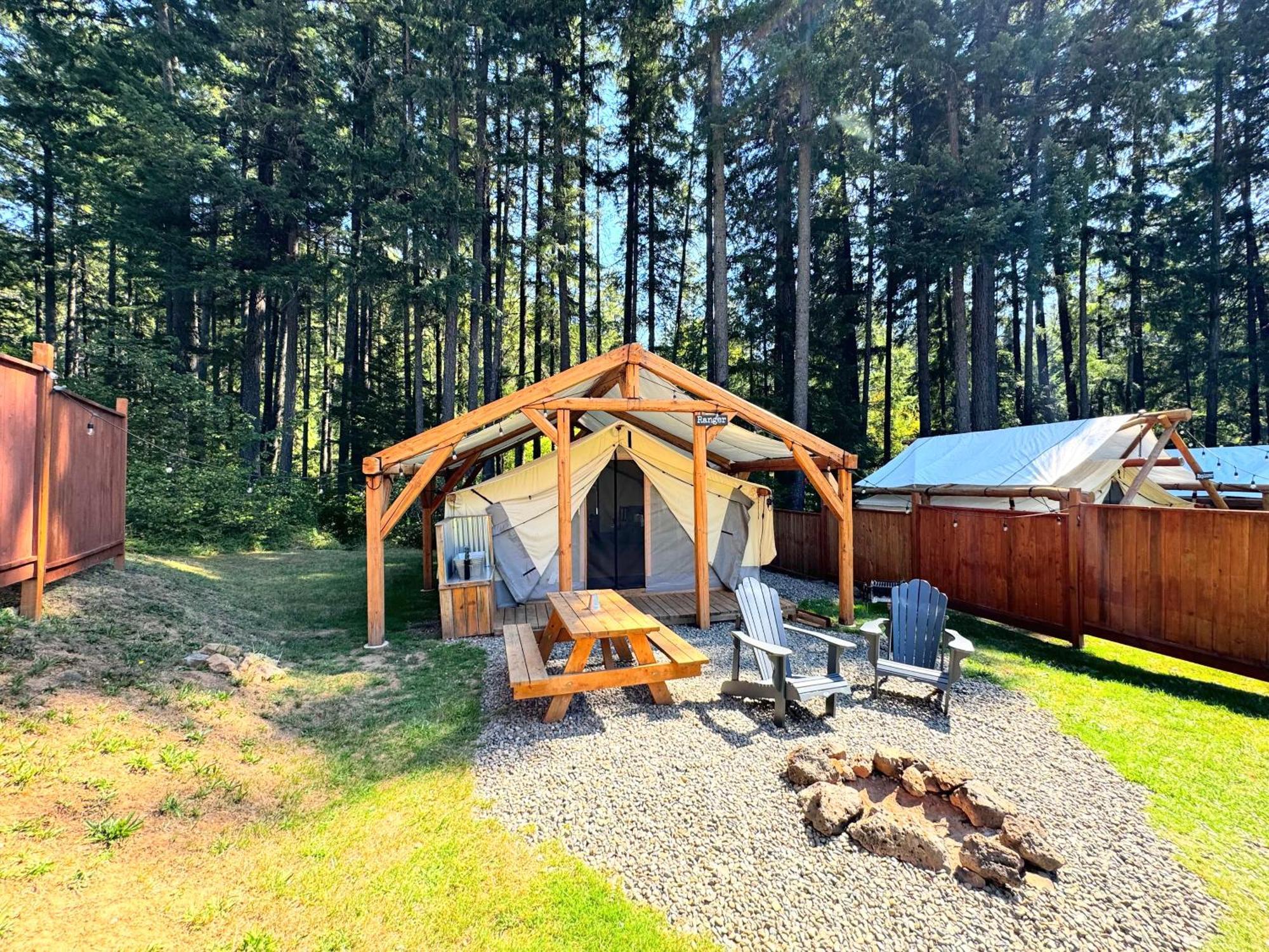 Umpqua'S Last Resort - Wilderness Cabins, Rv Park & Glamping Idleyld Park Dış mekan fotoğraf