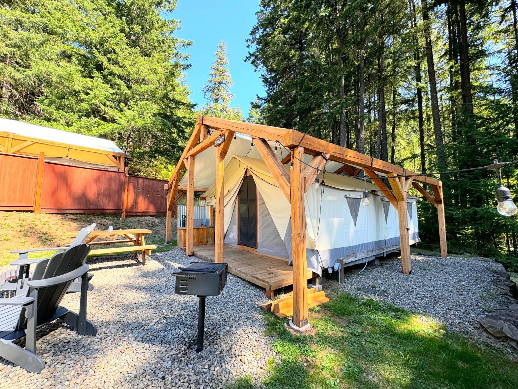 Umpqua'S Last Resort - Wilderness Cabins, Rv Park & Glamping Idleyld Park Dış mekan fotoğraf