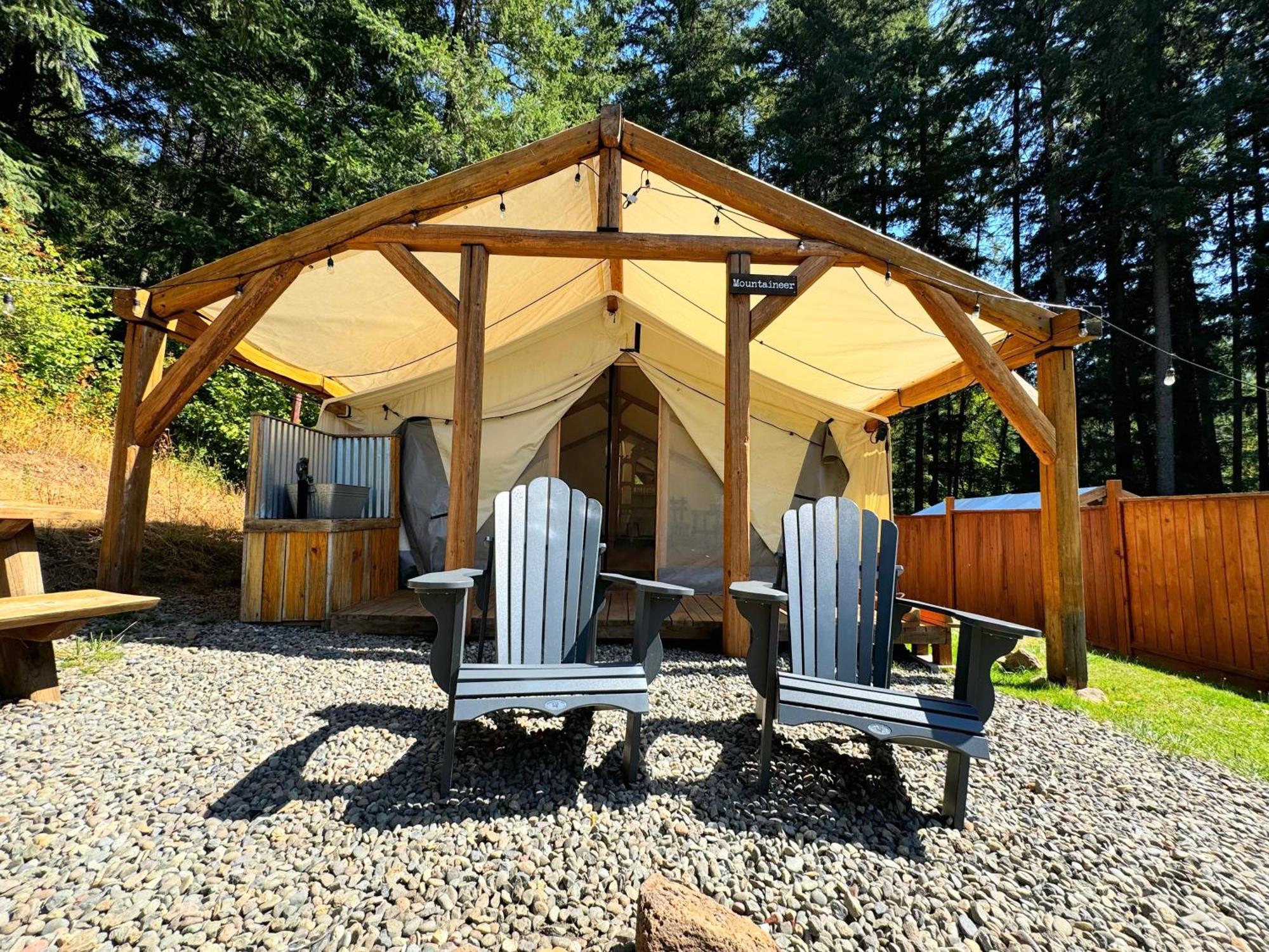 Umpqua'S Last Resort - Wilderness Cabins, Rv Park & Glamping Idleyld Park Dış mekan fotoğraf