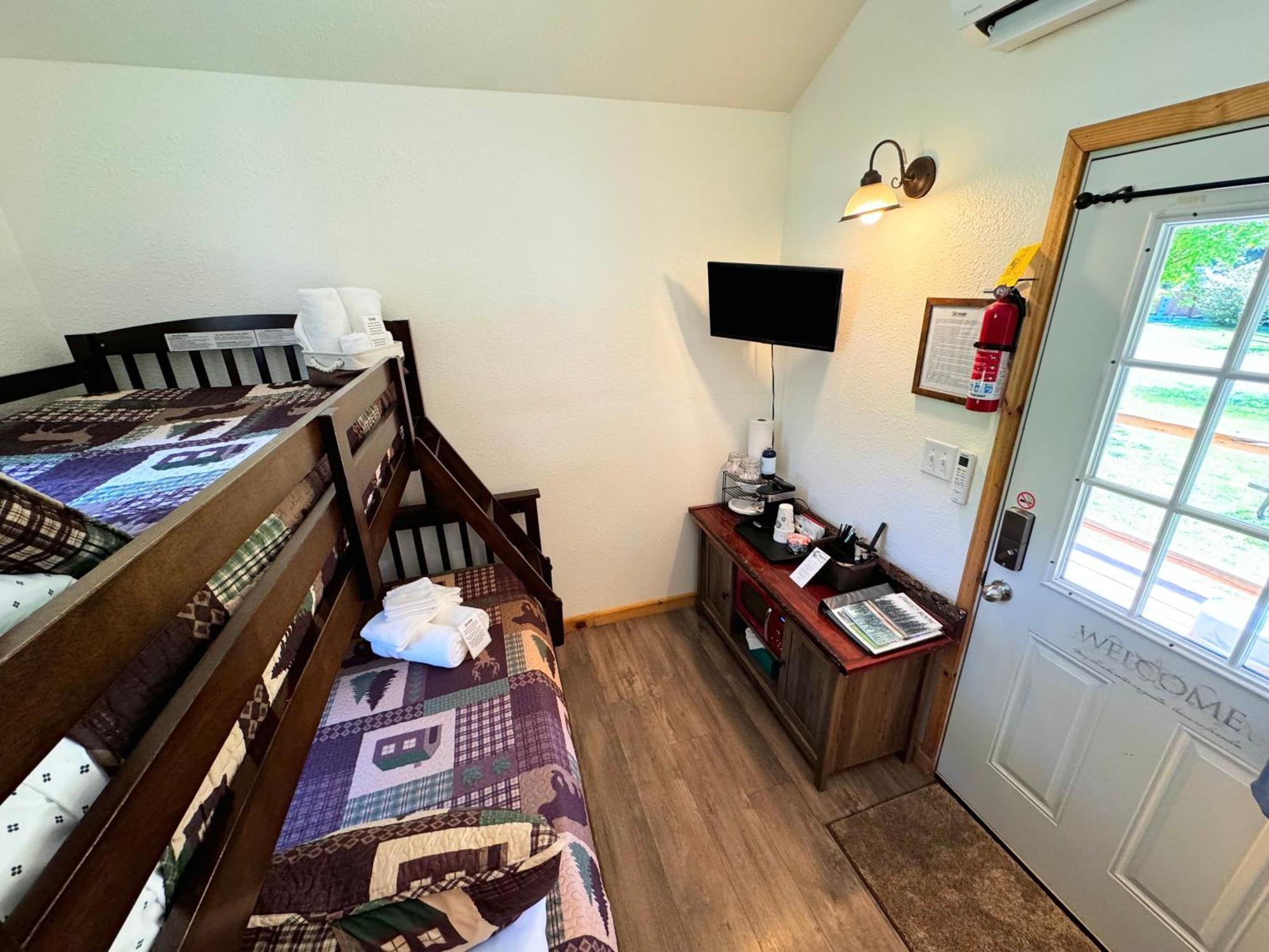 Umpqua'S Last Resort - Wilderness Cabins, Rv Park & Glamping Idleyld Park Dış mekan fotoğraf