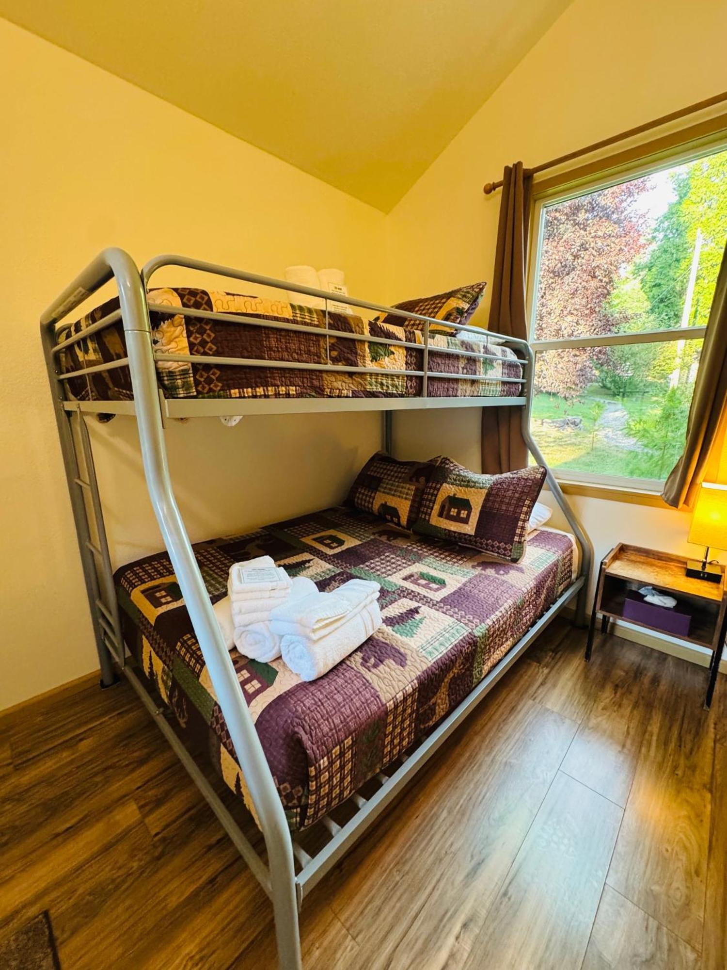 Umpqua'S Last Resort - Wilderness Cabins, Rv Park & Glamping Idleyld Park Dış mekan fotoğraf